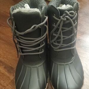 Justfab Black Winter Boots with Gray Laces